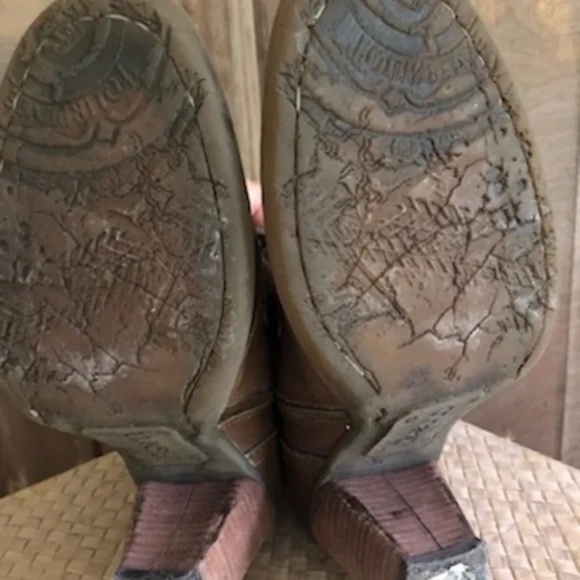 Born Lace up distressed boots - Picture 8 of 8